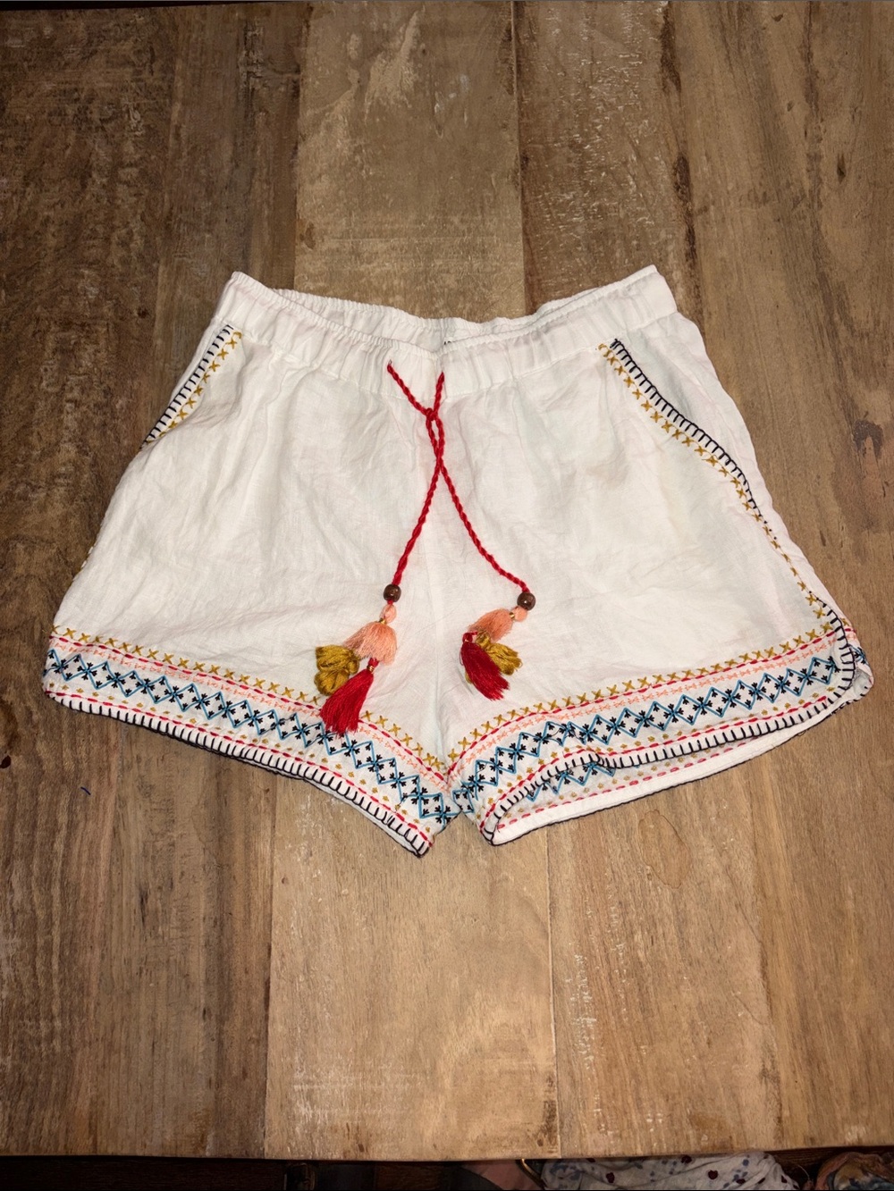 Artisan NY Linen Shorts White Embroidered Bohemian Tassel Size M Elastic Waist
